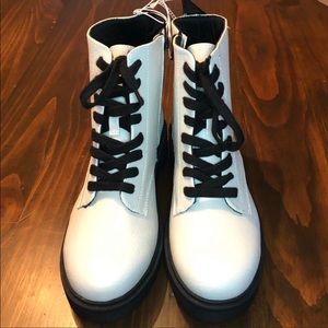 Report Cream Boots 7.5